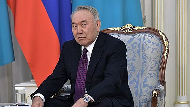 Назарбаев готовит выставку своих картин