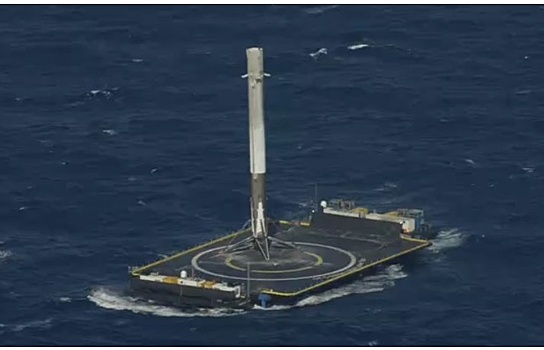 SpaceX в первый раз успешно посадила ракету Falcon 9