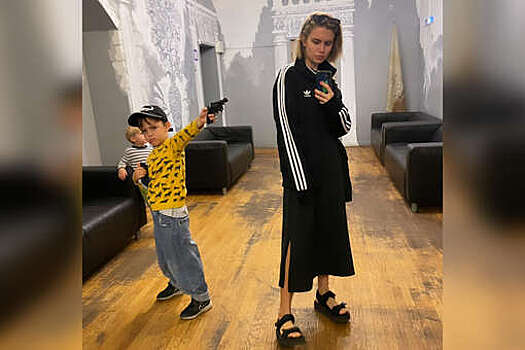 Актриса Дарья Мельникова призналась, что ее детям пришлось стать самостоятельными