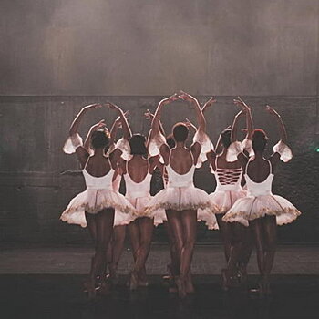 Чернокожее высшее общество смотрит балет в клипе Schoolboy Q и Трэвиса Скотта (Видео)