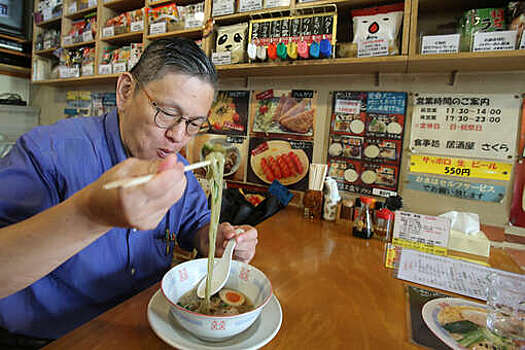 OC: мужчина из Японии в течение 30 лет каждый день ест лапшу быстрого приготовления