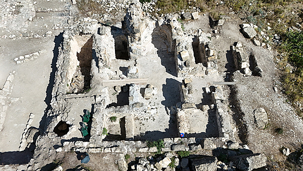 Археологи нашли 1200-летнюю гробницу грузинского царя Ашота Великого