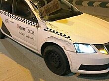 В Сочи в столкновении такси и грузовика пострадала 16-летняя девушка