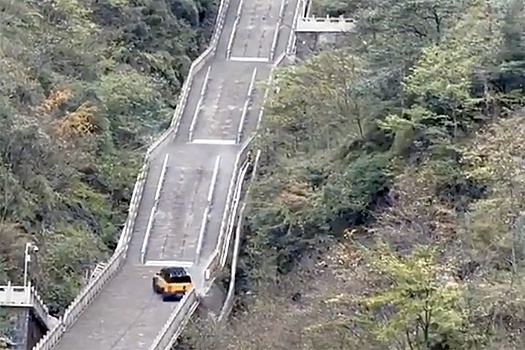 Провал кроссовера Chery на горе Тяньмэнь сняли на видео: компания все объяснила