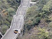 Провал кроссовера Chery на горе Тяньмэнь сняли на видео: компания все объяснила