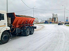 В Надыме усиливают снегоуборочные работы на дорогах из-за гололеда