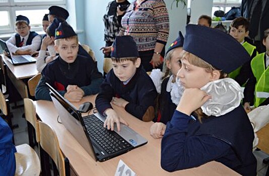 В Усолье-Сибирском школьники приняли участие в интерактивной игре на знание правил дорожного движения