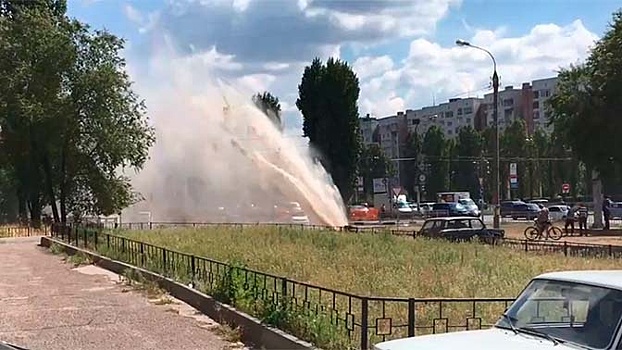 Как на Камчатке: в Воронеже появился пятиэтажный «гейзер»