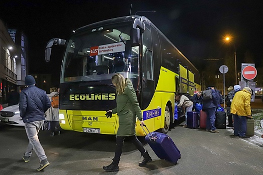 В Петербурге встретили последние автобусы из Финляндии