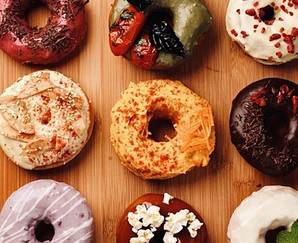 На Рубинштейна открылась пончиковая «Fan of Donuts»