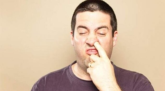Ученые посоветовали проглатывать выделения из носа
