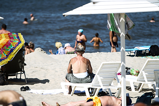 Кому нельзя на пляж: 6 вопросов калининградскому врачу о солнце, витамине D и онкологии