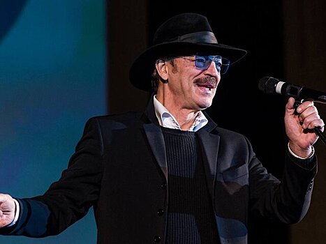 Боярский выразил надежду вернуться на сцену в конце театрального сезона