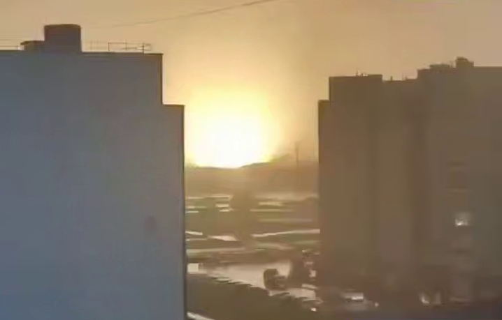 Молния обесточила подстанцию в Великом Новгороде