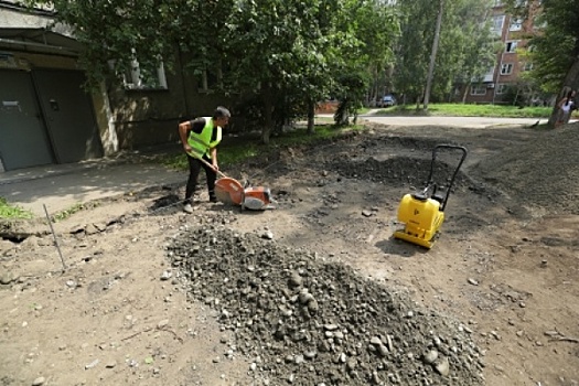 Качество ремонта дворов проконтролировал мэр Иркутска