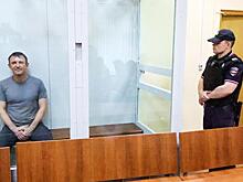 Два Попова и один Иванов: Пока одни генералы строили дворцы, другой геройски воевал с ВСУ. Но сидят все