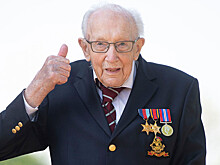 Собравшему для медиков £30 млн ветерану исполнилось 100 лет