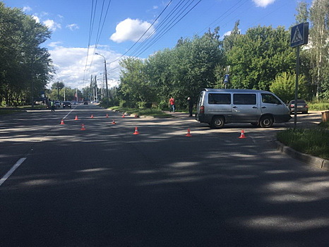 «Лада» и микроавтобус столкнулись на Маршала Жукова