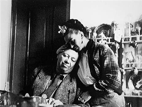 В областной библиотеке покажут историю любви Фриды Кало и Диего Ривера в 96 фотографиях
