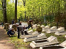 Пензенские активисты привели в порядок воинские захоронения