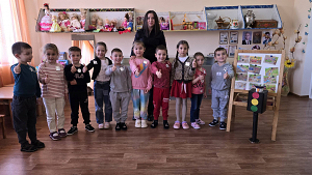 В Северной Осетии сотрудники Госавтоинспекции провели мульт- урок «Сетофор» в детском саду города Ардон