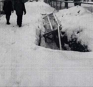 В Челябинске после вмешательства прокуратуры закопали яму возле школы