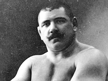 Как волжский матрос Николай Вахтуров стал чемпионом мира по французской борьбе