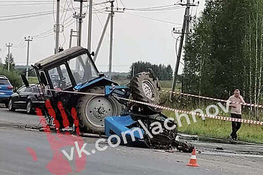 В Челябинской области на видео сняли трактор, разорванный на части после ДТП