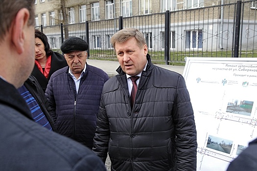 Мэр Новосибирска Анатолий Локоть рассказал, как власти будут решать проблемы Хилокского жилмассива