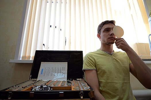 Министр обороны пожаловался главе МОН на плохое зрение призывников