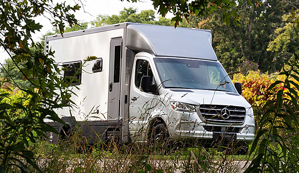 Из фургона Mercedes-Benz Sprinter сделали необычный автодом