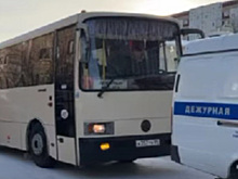 Жители Надыма сообщили об эвакуации учеников из школы