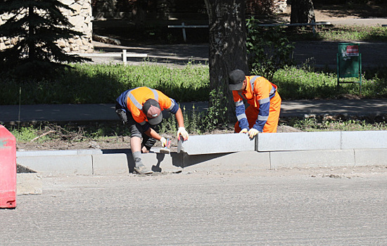 Елена Лапушкина проинспектировала ремонт дороги на Стара-Загоре