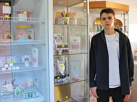 18-летний курянин открыл магазин для кондитеров по соцконтракту