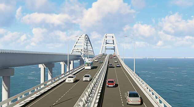 С открытием турсезона движение по Крымскому мосту выросло в три раза
