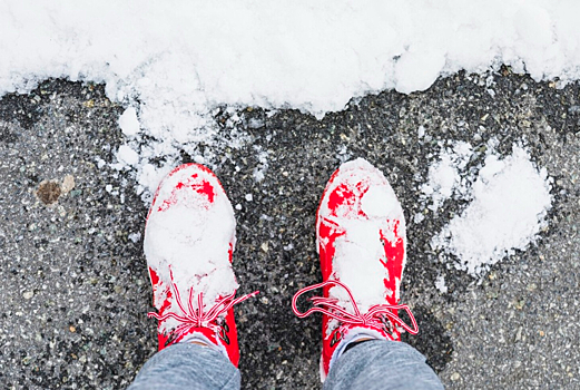 Эта боль - на всю жизнь: сибиряк сломал позвоночник на покрытой льдом остановке