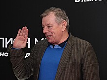 Скандал в семье, ранний брак, съемки: как сейчас живет актер Вадим Андреев