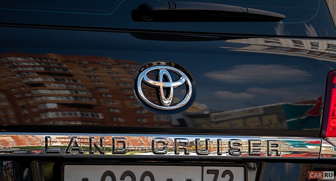 Автомобили Toyota смогут распознавать забытых в салонах детей по сердцебиению