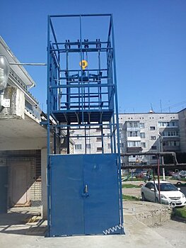 Директор фирмы в Ростове погиб, упав с лестницы