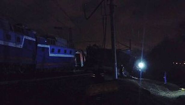 В столкновении поезда с электричкой в Москве пострадали 16 человек