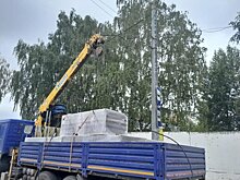 В Казани на Авангардной грузовик повредил контактные провода троллейбусов