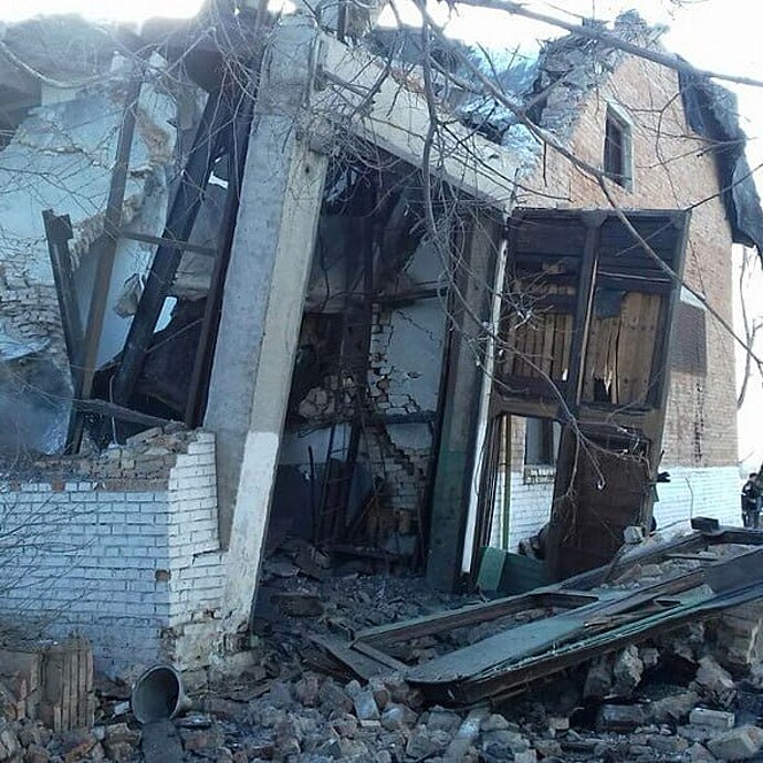 Семь человек могут находиться под завалами после взрыва в Новотроицке
