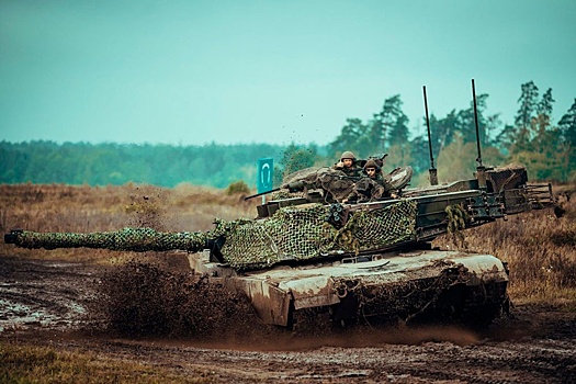 Танки Abrams воевали против Twardy на учениях в Польше