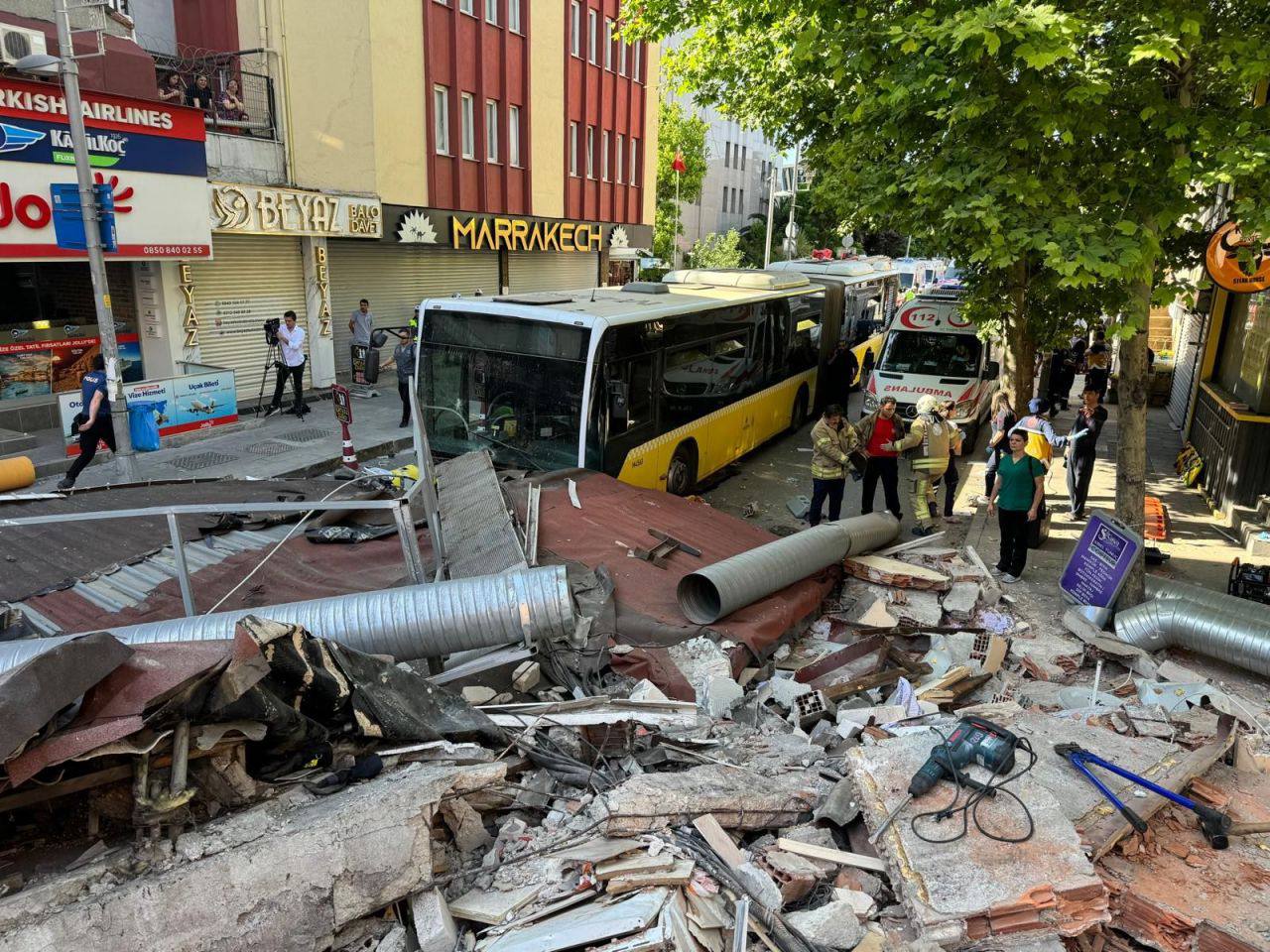 Власти заявили о нелегальной надстройке рухнувшего в Стамбуле дома