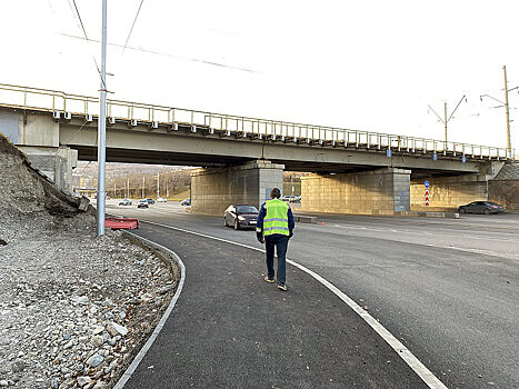 На улице Матросова оборудовали дополнительную полосу движения