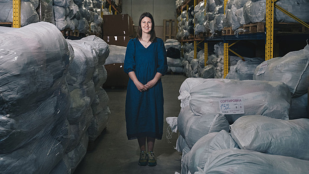 Как крупнейший в России фонд по сбору одежды помогает нуждающимся людям