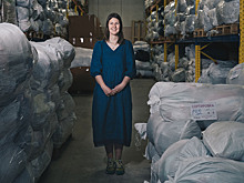 Как крупнейший в России фонд по сбору одежды помогает нуждающимся людям