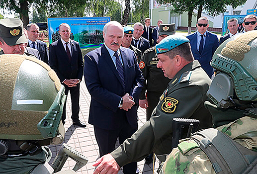 «Лукашенко пытается подвесить Москву на крючок»