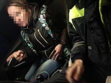 Пьяная тюменка покусала инспектора ГИБДД