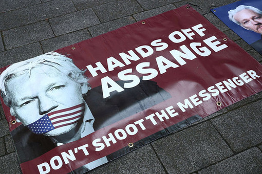 Брат основателя Wikileaks Ассанжа заявил, что тот «увядает» в британской тюрьме
